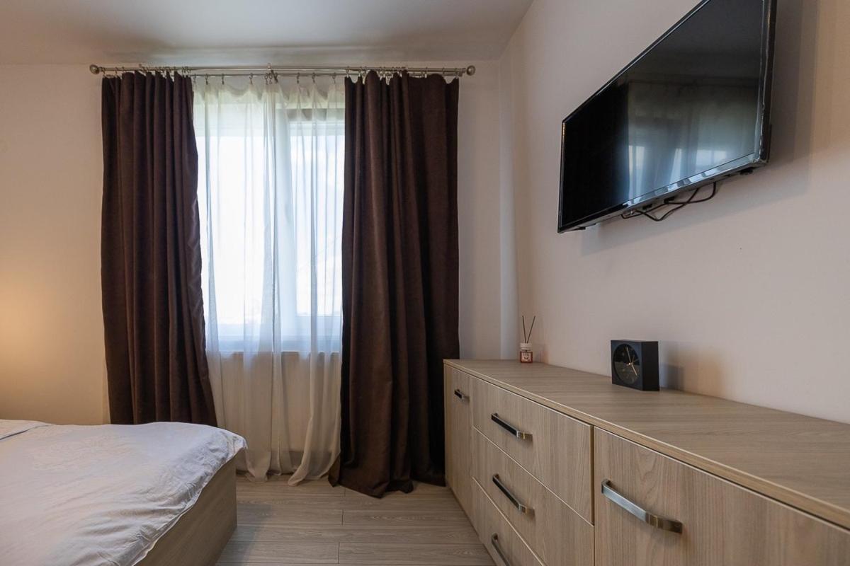 Apartament Expoparc ปีเตช ภายนอก รูปภาพ